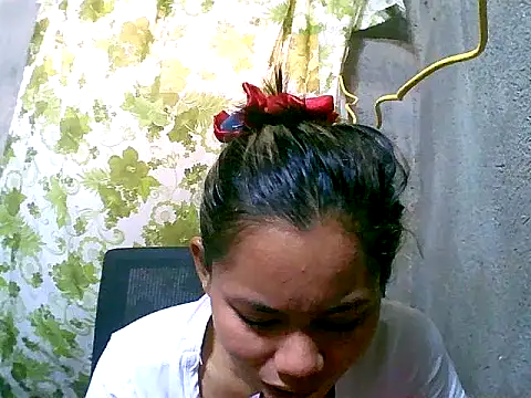 Snapshot of Sweeetgurll chatting on 10-17-25, 01:20 Sweeetgurll online show from 10-17-25, 01:20