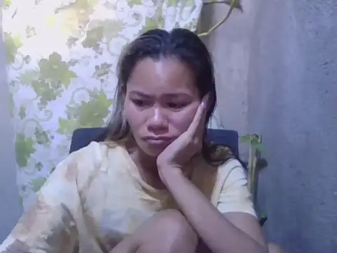 Snapshot of Sweeetgurll chatting on 10-28-25, 01:09 Sweeetgurll online show from 10-28-25, 01:09