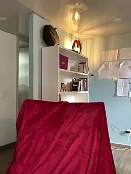 Snapshot of Canneela chatting on 10-21-25, 05:46 Canneela online show from 10-21-25, 05:46