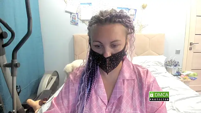 EmilyMali online show from 10-14-25, 06:09