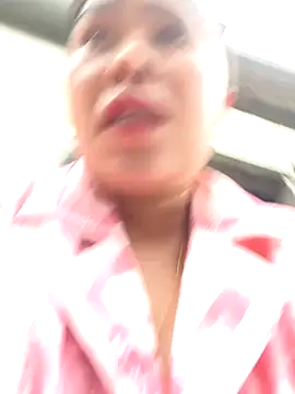 Snapshot of han-cute chatting on 11-18-25, 01:11 han-cute online show from 11-18-25, 01:11