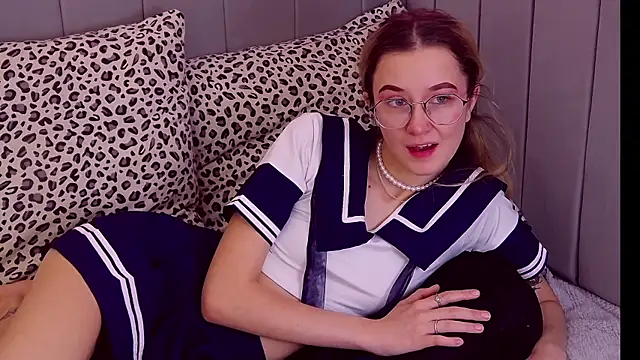 Snapshot of MaeLili chatting on 11-07-25, 04:56 MaeLili online show from 11-07-25, 04:56