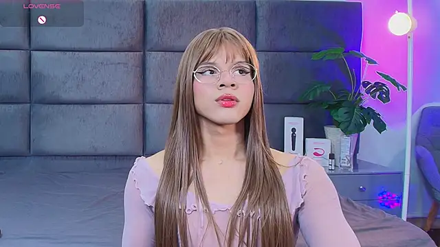 Slenna Moon online show from 04-17-26, 12:46