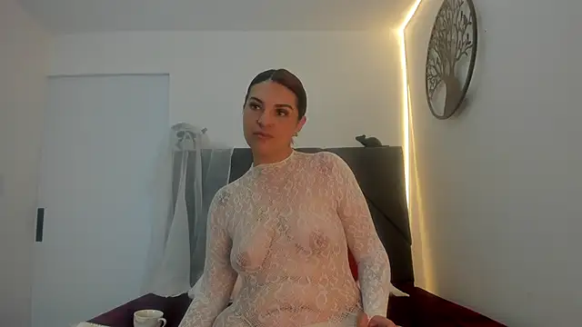 Snapshot of Skylar__Desire chatting on 10-10-25, 02:16 Skylar Desire online show from 10-10-25, 02:16