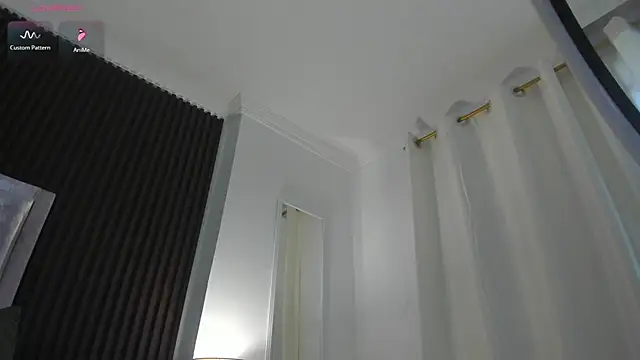 Zahra milks online show from 04-01-26, 01:23