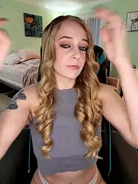 Snapshot of _Karizma_ chatting on 12-02-25, 12:43 Karizma online show from 12-02-25, 12:43