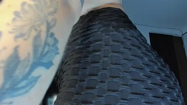 Snapshot of tianastone_ chatting on 11-19-25, 02:33 tianastone online show from 11-19-25, 02:33