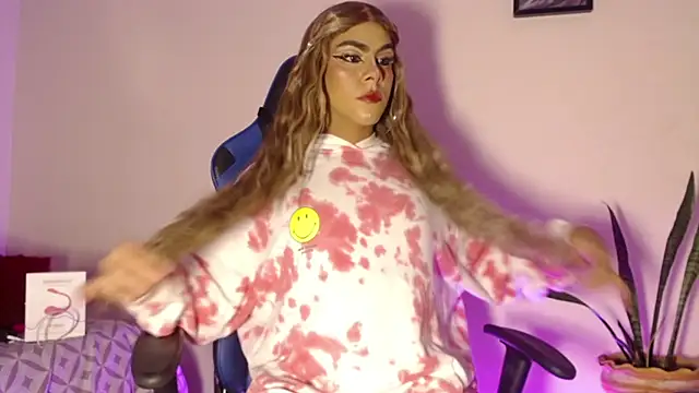 Snapshot of Antonella_copper chatting on 11-07-25, 03:17 Antonella copper online show from 11-07-25, 03:17