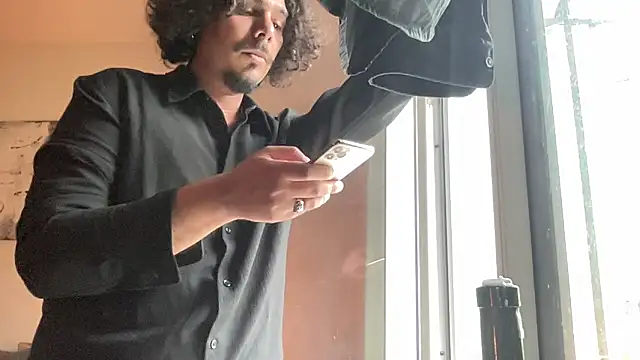 Snapshot of daddyvibes chatting on 09-12-25, 08:47 daddyvibes online show from 09-12-25, 08:47