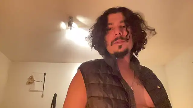 Snapshot of daddyvibes chatting on 11-28-25, 05:21 daddyvibes online show from 11-28-25, 05:21