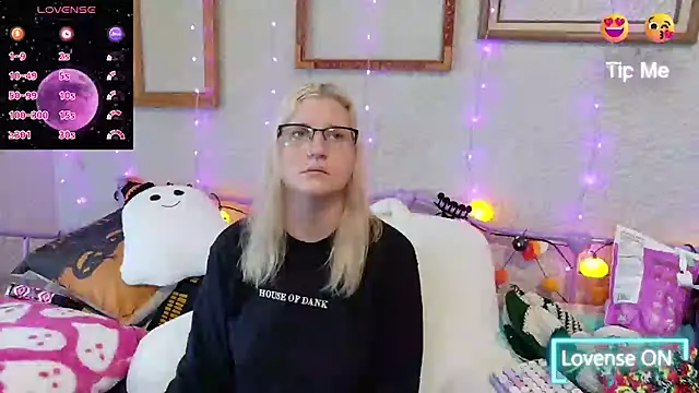 samanthamalichite online show from 10-20-25, 01:44