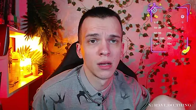 Snapshot of frozen_boy chatting on 09-17-25, 03:35 frozen boy online show from 09-17-25, 03:35