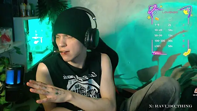 frozen boy online show from 10-29-25, 03:36