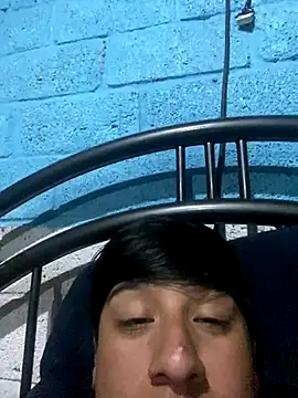 Snapshot of Kangry_12 chatting on 12-17-25, 06:52 Kangry 12 online show from 12-17-25, 06:52