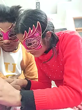 Snapshot of romantic_couple1 chatting on 11-24-25, 02:00 romantic couple1 online show from 11-24-25, 02:00