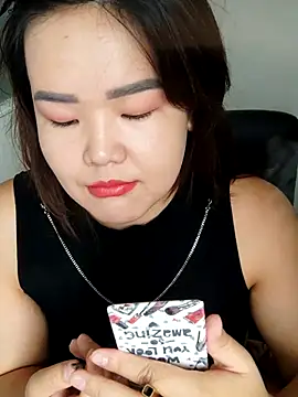 Snapshot of Innogin chatting on 09-23-25, 05:43 Innogin online show from 09-23-25, 05:43