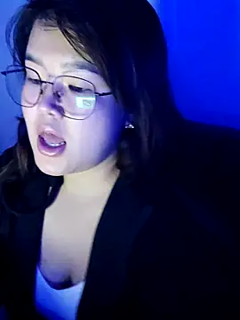 Snapshot of Innogin chatting on 10-17-25, 05:48 Innogin online show from 10-17-25, 05:48