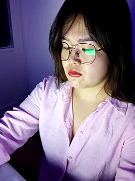 Snapshot of Innogin chatting on 10-25-25, 06:35 Innogin online show from 10-25-25, 06:35