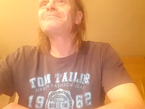 Snapshot of Kuba_Gd chatting on 01-11-25, 10:18 Kuba Gd online show from 01-11-25, 10:18