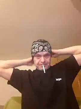 Snapshot of Kuba_Gd chatting on 02-06-25, 02:00 Kuba Gd online show from 02-06-25, 02:00