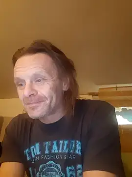 Snapshot of Kuba_Gd chatting on 02-11-25, 11:32 Kuba Gd online show from 02-11-25, 11:32