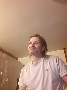 Snapshot of Kuba_Gd chatting on 03-02-25, 09:11 Kuba Gd online show from 03-02-25, 09:11