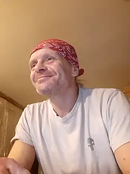 Snapshot of Kuba_Gd chatting on 03-18-25, 02:04 Kuba Gd online show from 03-18-25, 02:04