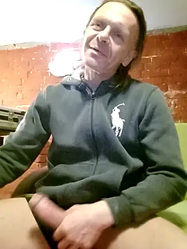 Snapshot of Kuba_Gd chatting on 09-21-25, 01:40 Kuba Gd online show from 09-21-25, 01:40