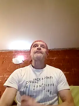 Snapshot of Kuba_Gd chatting on 10-08-25, 03:26 Kuba Gd online show from 10-08-25, 03:26