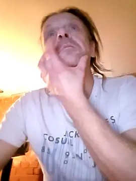 Snapshot of Kuba_Gd chatting on 11-22-25, 01:04 Kuba Gd online show from 11-22-25, 01:04