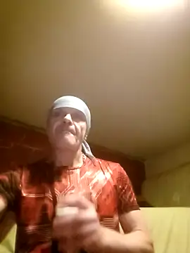 Snapshot of Kuba_Gd chatting on 12-18-25, 03:29 Kuba Gd online show from 12-18-25, 03:29