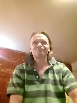 Snapshot of Kuba_Gd chatting on 12-21-25, 09:27 Kuba Gd online show from 12-21-25, 09:27