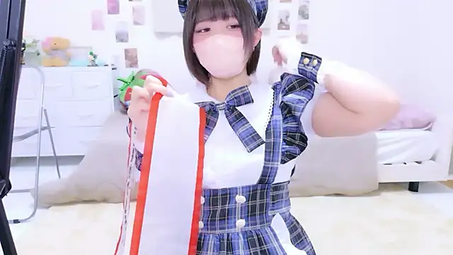 Hinata Sun online show from 03-31-26, 02:17