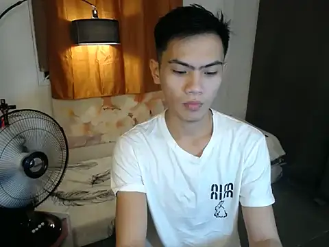 Snapshot of alex_cummer chatting on 06-15-26, 02:08 alex cummer online show from 06-15-26, 02:08