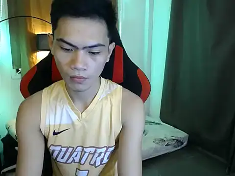 Snapshot of alex_cummer chatting on 07-11-26, 01:19 alex cummer online show from 07-11-26, 01:19