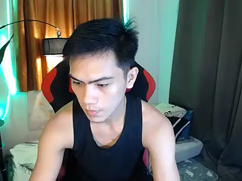 Snapshot of alex_cummer chatting on 07-21-26, 11:23 alex cummer online show from 07-21-26, 11:23