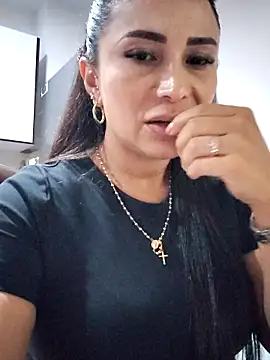 Snapshot of mia_mancinii chatting on 06-11-26, 12:32 mia mancinii online show from 06-11-26, 12:32
