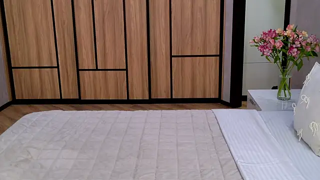 AmadaReine online show from 04-13-26, 04:07