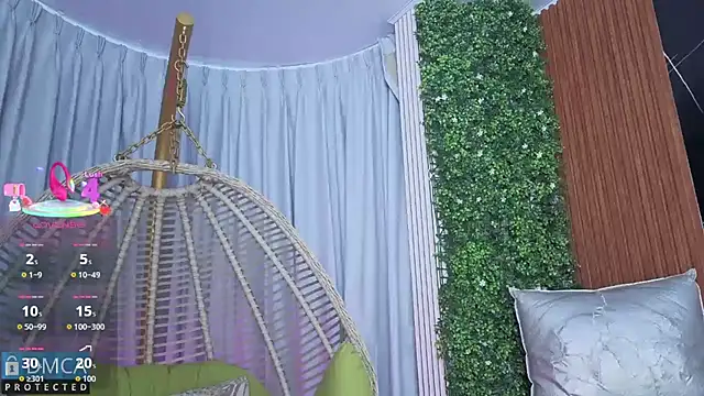 Kiara Zahiri   online show from 10-22-25, 10:59