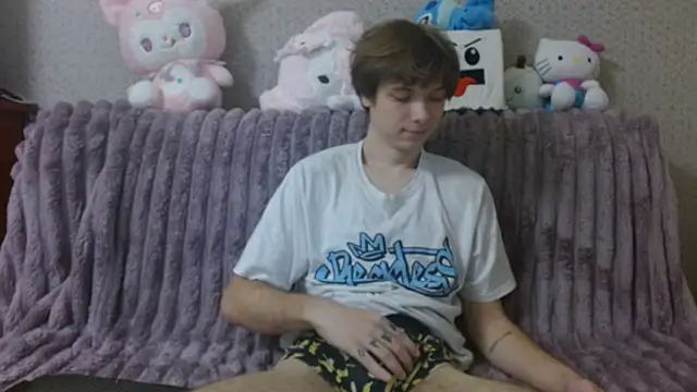 Snapshot of hilt_on_ chatting on 10-27-25, 08:18 hilt on online show from 10-27-25, 08:18