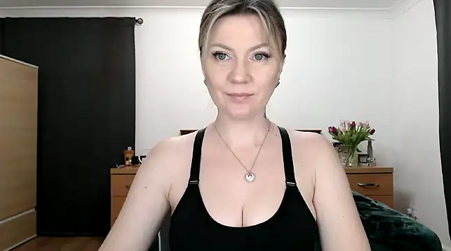 Snapshot of ParadiseAlina chatting on 01-18-25, 06:43 ParadiseAlina online show from 01-18-25, 06:43