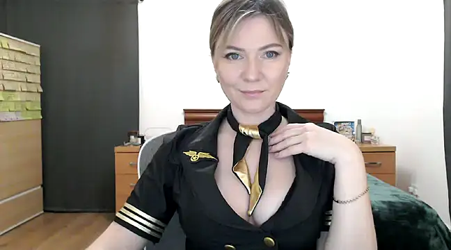 Snapshot of ParadiseAlina chatting on 01-29-25, 09:39 ParadiseAlina online show from 01-29-25, 09:39