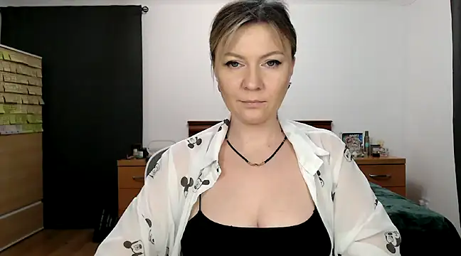 Snapshot of ParadiseAlina chatting on 01-30-25, 07:04 ParadiseAlina online show from 01-30-25, 07:04