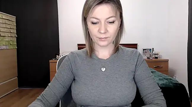 Snapshot of ParadiseAlina chatting on 02-02-25, 04:22 ParadiseAlina online show from 02-02-25, 04:22