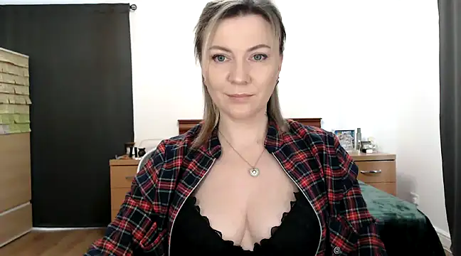 Snapshot of ParadiseAlina chatting on 02-04-25, 02:53 ParadiseAlina online show from 02-04-25, 02:53