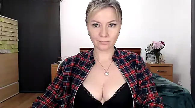 Snapshot of ParadiseAlina chatting on 02-10-25, 09:25 ParadiseAlina online show from 02-10-25, 09:25