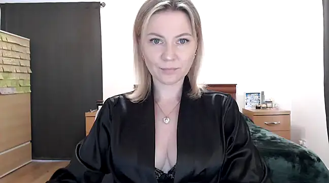 Snapshot of ParadiseAlina chatting on 03-04-25, 05:24 ParadiseAlina online show from 03-04-25, 05:24