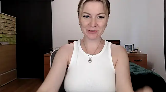 Snapshot of ParadiseAlina chatting on 03-07-25, 05:17 ParadiseAlina online show from 03-07-25, 05:17