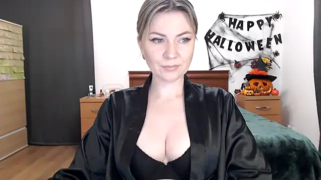 Snapshot of ParadiseAlina chatting on 10-28-25, 07:27 ParadiseAlina online show from 10-28-25, 07:27