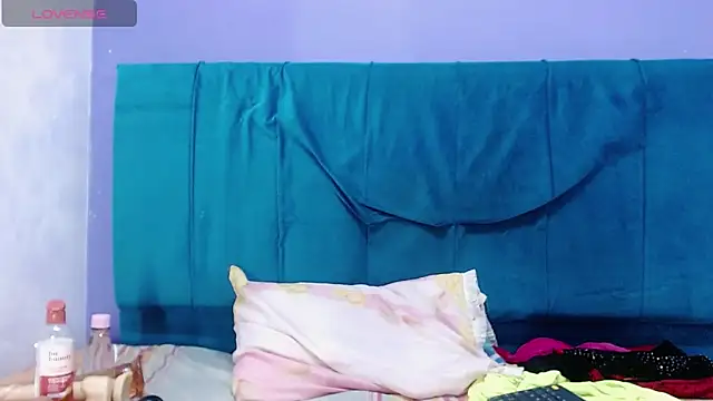 andrealopezcm101 online show from 04-09-26, 02:22